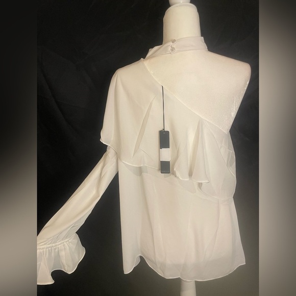 Krisa Women’s White One long sleeve, one flutter sleeve Blouse, small, NWT - Picture 5 of 7